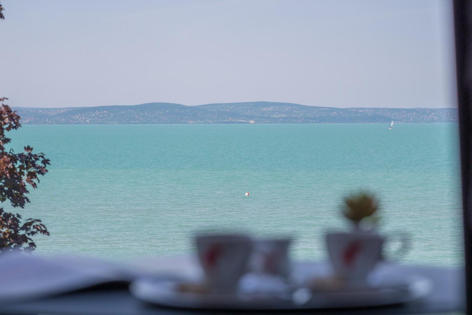 Bj81 Suite Hotel Siófok Szoba fotó